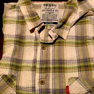 Levi’s Puckered Short Sleeve Shirt.